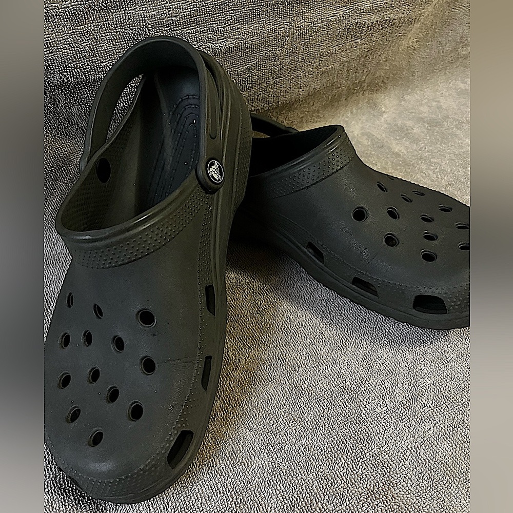 CROCS size 11